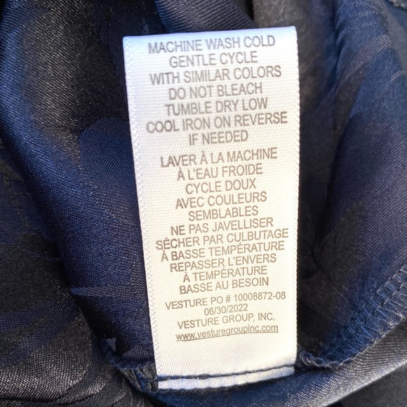 Status By Chenault Women's Navy Blue Floral Crossover Long-Sleeve Blouse Size M - Picture 10 of 11